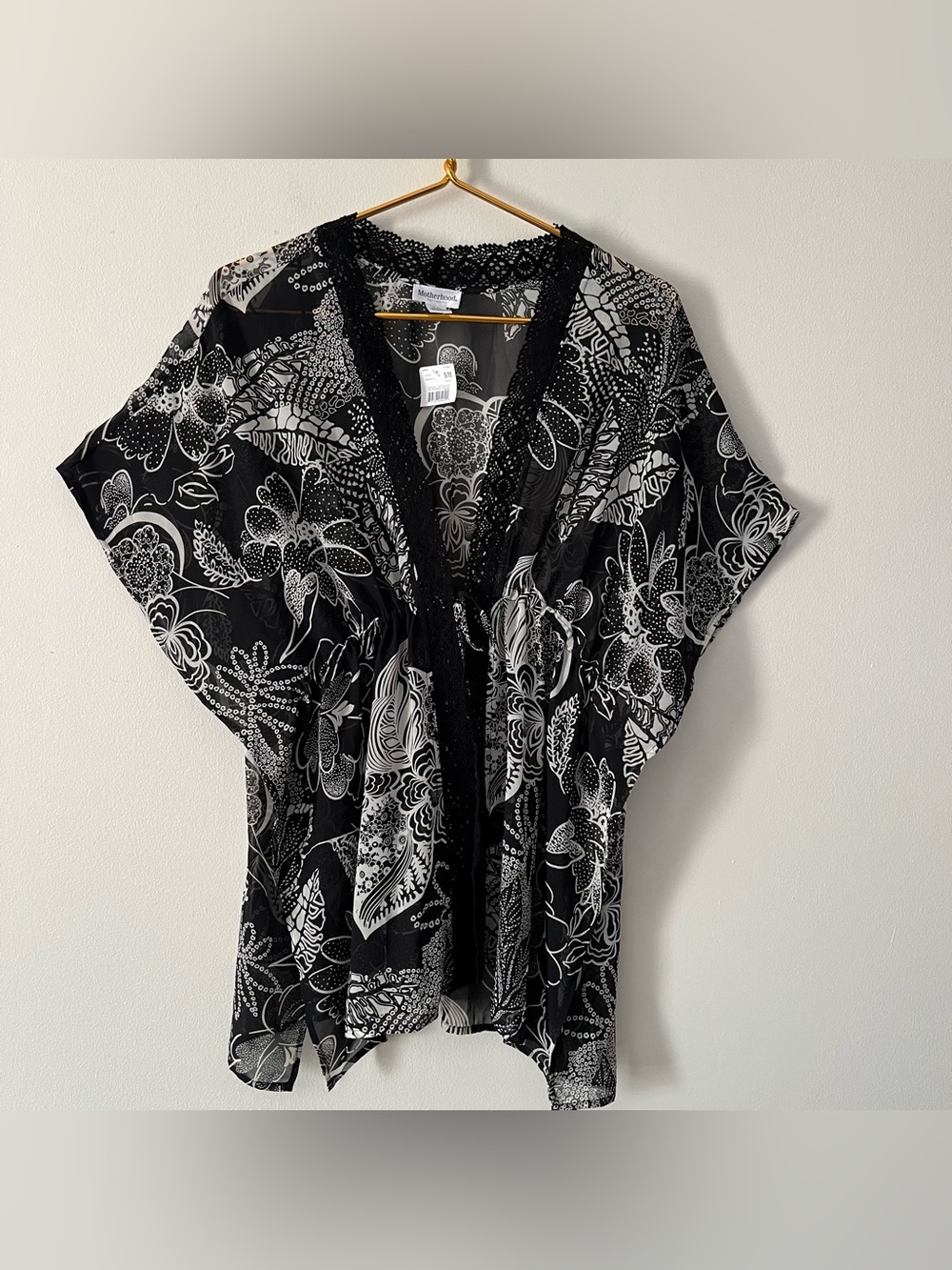 NWT Motherhood Maternity Black & White Stylish Floral Kimono Style Lacy Top S M